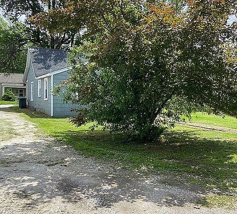 3rd image of 1220 Venable Ave