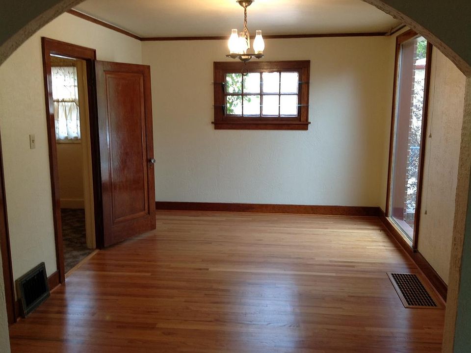 2nd image of 2412 Seymour Ave