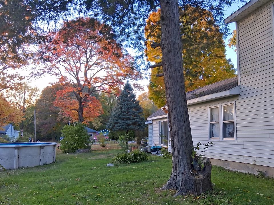 1st image of 56130 Oak Rd