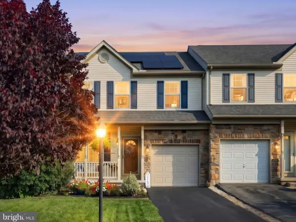 243 Maple Dr, Hanover, PA 17331