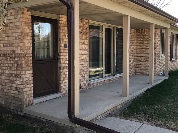 3rd image of 14845 Village Ct