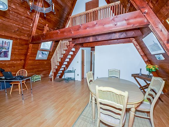 5th image of 20 Bay View Dr W