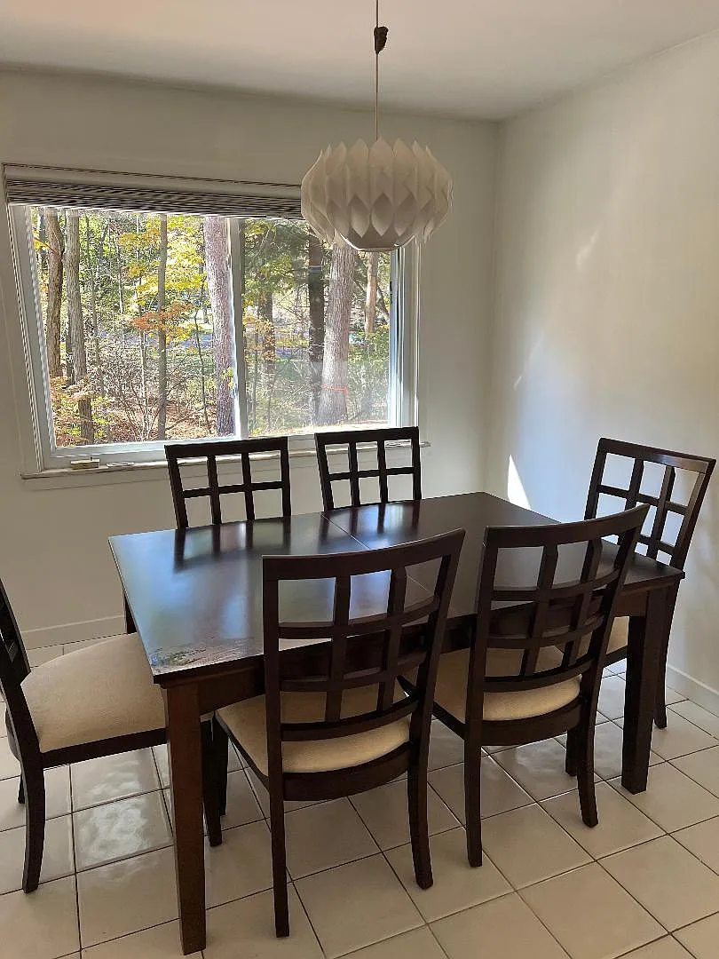 6 bed, 3.5 bath, 5000 sqft, $3,600 — Photo 3