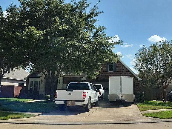 3rd image of 423 Cranbrook Ln