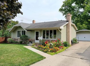 2913 Pleasant Grove Rd, Lansing, MI 48910