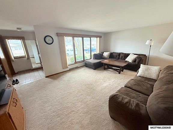3rd image of 435 21st St SW