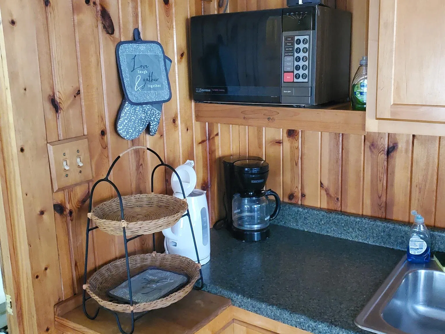 1 bed, 300 sqft, $1,100 — Photo 1
