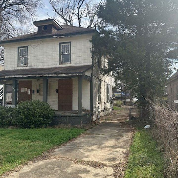 1st image of 942 Roland St #3