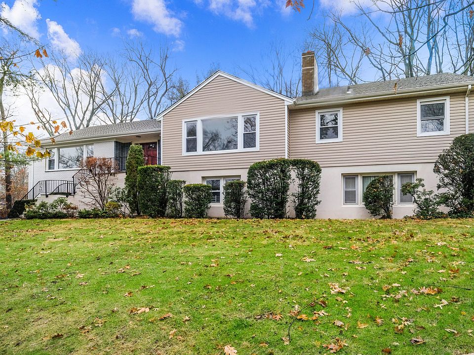 55 Saxon Woods Rd Scarsdale, NY (02 of 39).jpg