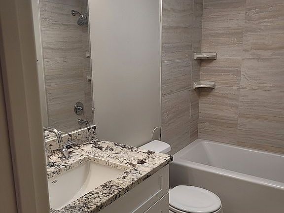 5th image of 6930 Carriage Hill Dr