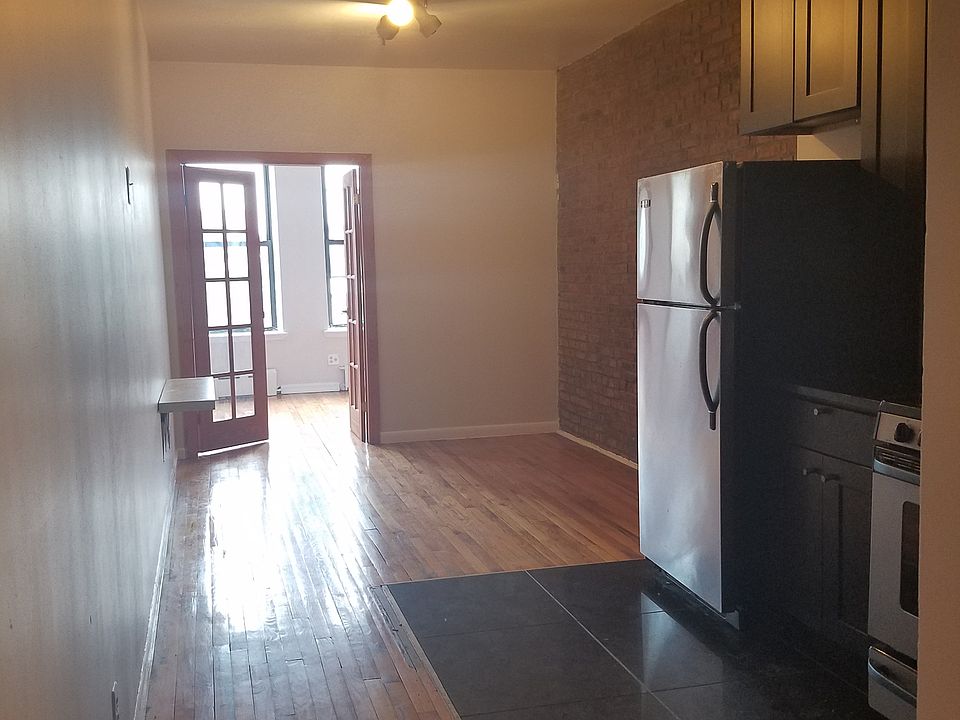 2nd image of 786 Saint Johns Pl APT 3B