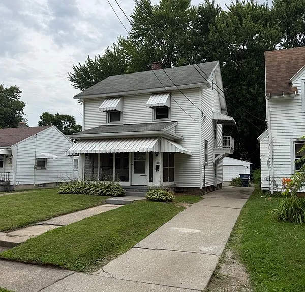 1114 Underwood Ave — Photo 2