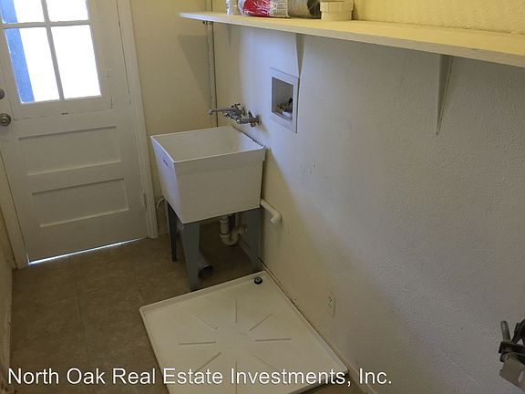 5th image of 1148 S Clark Dr