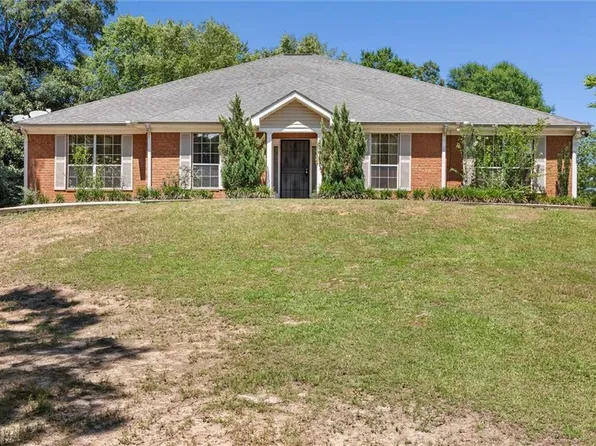 8992 Celeste Oaks Ct N, Saraland, AL 36571