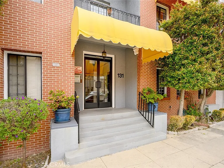 131 S Jackson St #301 — Photo 2