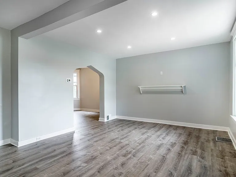 1618 Dagmar Ave — Photo 7