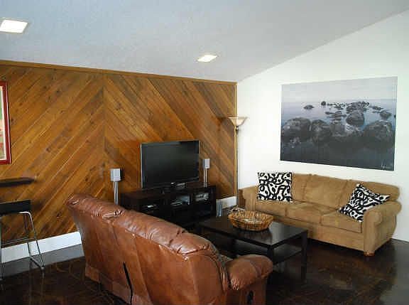 spacious living room with wet bar