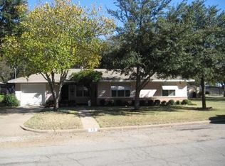 715 S Marable St, West, TX 76691