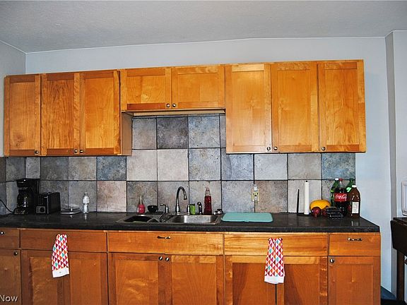 5th image of 1470-1472 Wyandotte Ave
