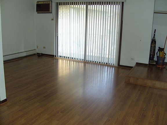 3rd image of 15718 Lake Dr
