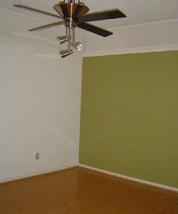 5th image of 4932 Longwood Ct