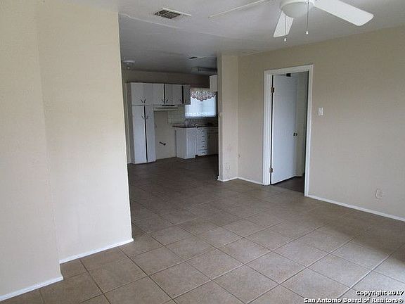 3rd image of 503 Yellow Wood Dr