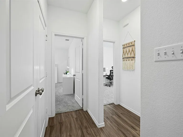 221 Barbary Coast Ln — Photo 15