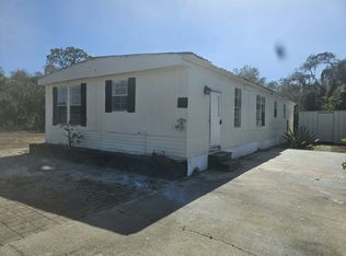 648 Suwanee Dr #2190, North Fort Myers, FL 33917