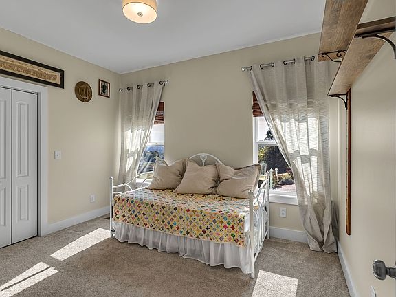 15th image of 2770 E Sheepneck Rd