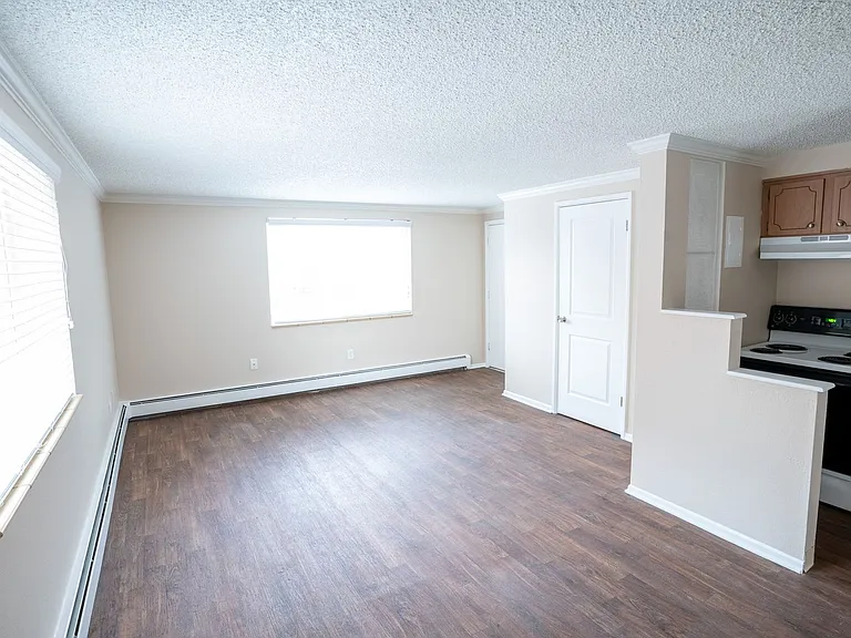 Knollwood and Tanglewood Apartments — Photo 16