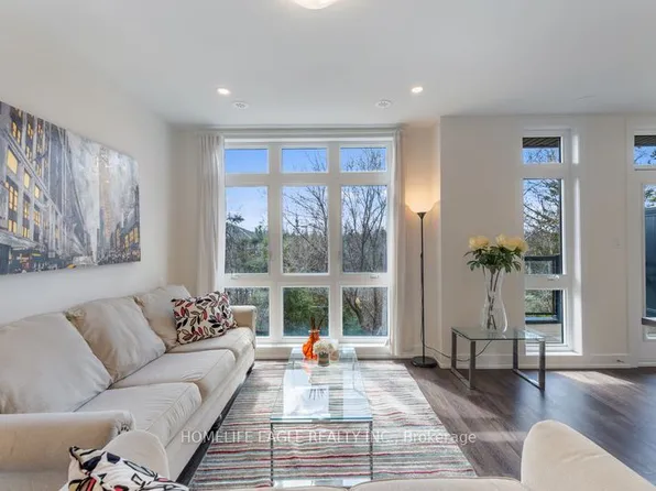 7 Phelps Ln #16, Richmond Hill, ON L4E 1J4