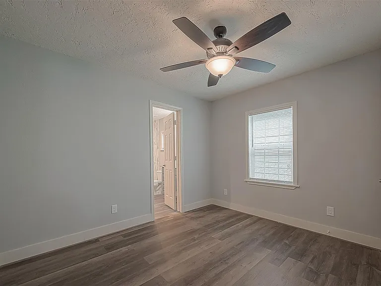 4417 Knoxville St — Photo 13