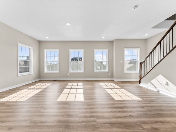 1293 Bedford Rd, Irwin, PA 15642