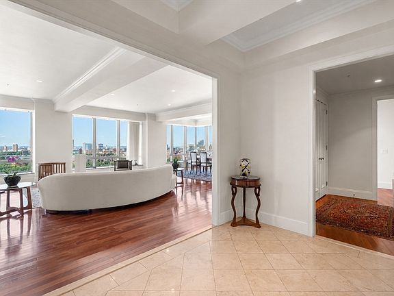 3rd image of 2 Avery St APT 21E