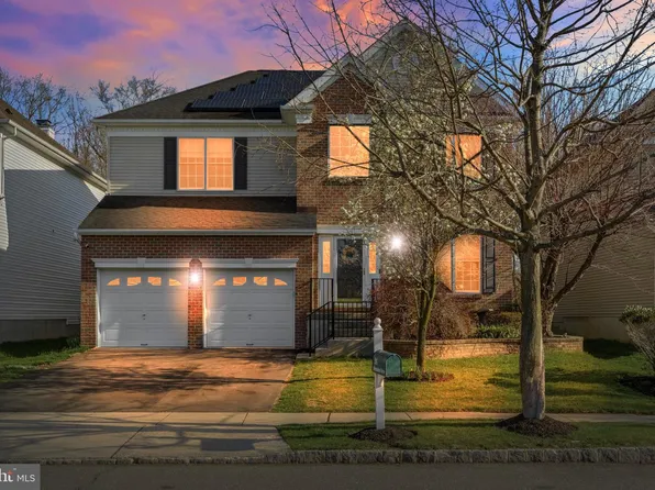 24 Devonshire Dr, Princeton, NJ 08540