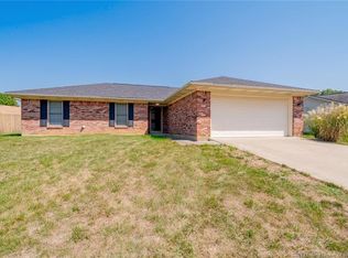 818 River Oaks Dr, Jeffersonville, IN 47130