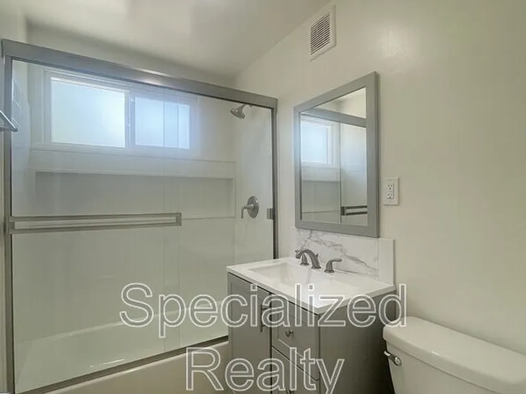 3216 Division St — Photo 8