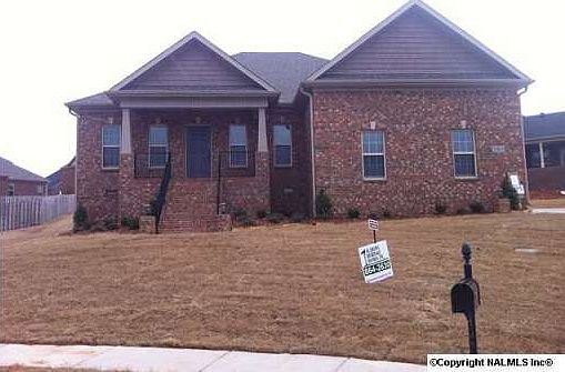 1st image of 7401 Parktrace Ln SE