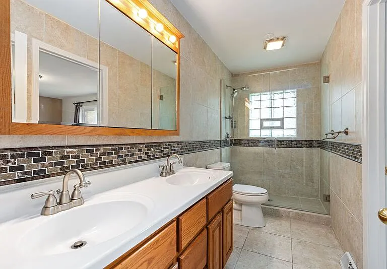 1003 S Finley Rd — Photo 15