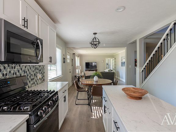 2nd image of 5459 Lawndale Ave