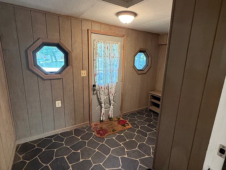 22 Hunters Ln #1 — Photo 2