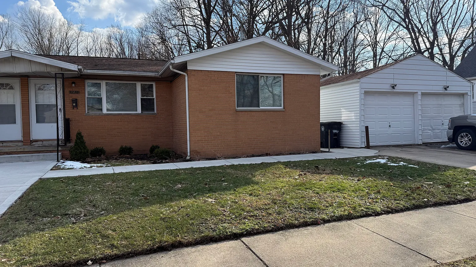1276 Courtland Ave photo 1