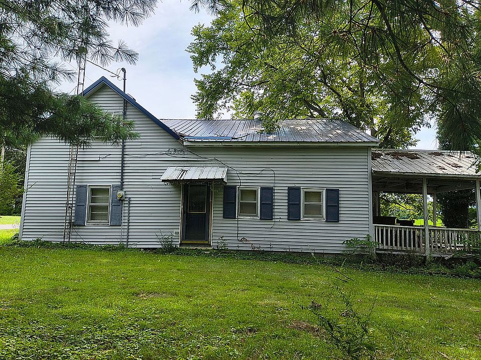 1st image of 211 E Main St