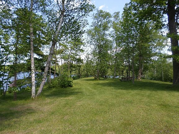 Yard coming up from landing
