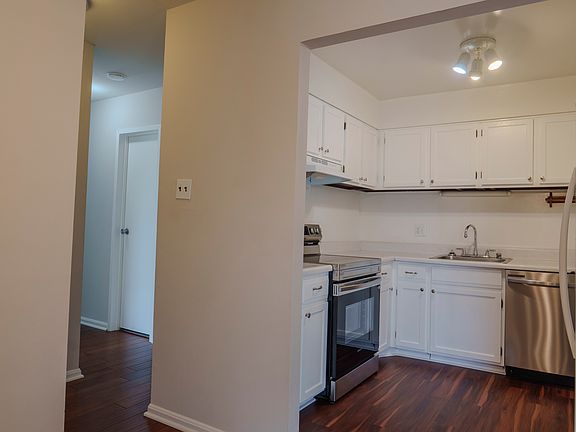 4th image of 6147 Edsall Rd APT N