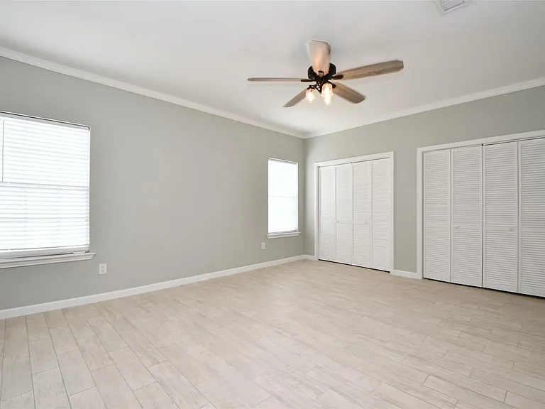 382 Wilcrest Dr — Photo 25
