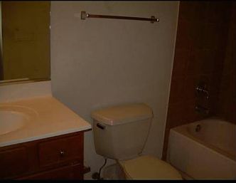 3rd image of 1151 W 14th Pl Unit 204