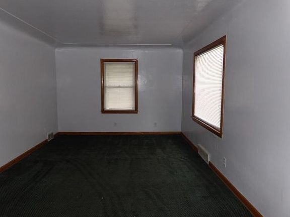 4th image of 2929 Noel Dr