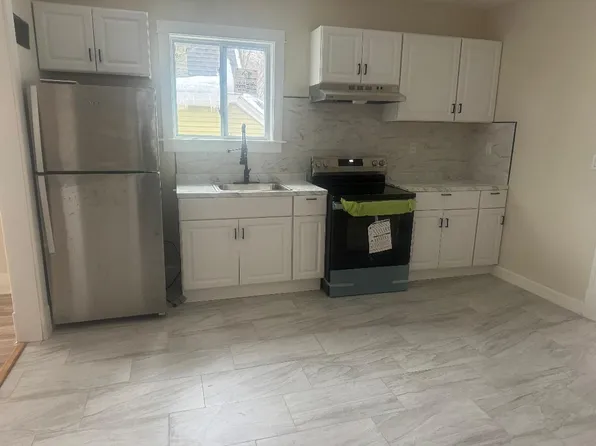 70-72 Elizabeth St #2, Amsterdam, NY 12010