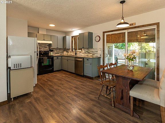 5th image of 7303 NE 64th Ct